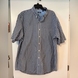 Men’s XL Tall Izod short sleeve button down, white and blue check